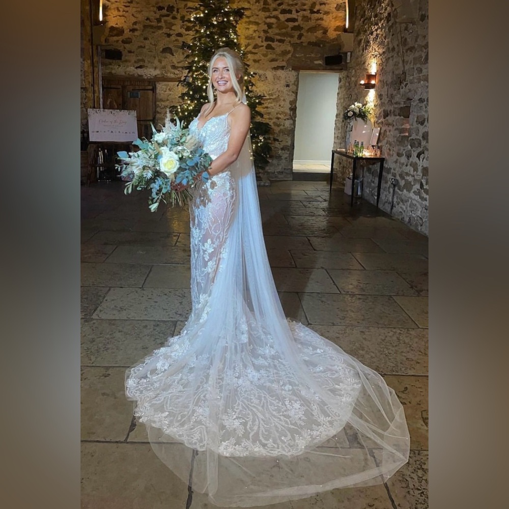 NEW Enzoani Phoebe Ivory Nude Size 4 $2985 Wedding Dress